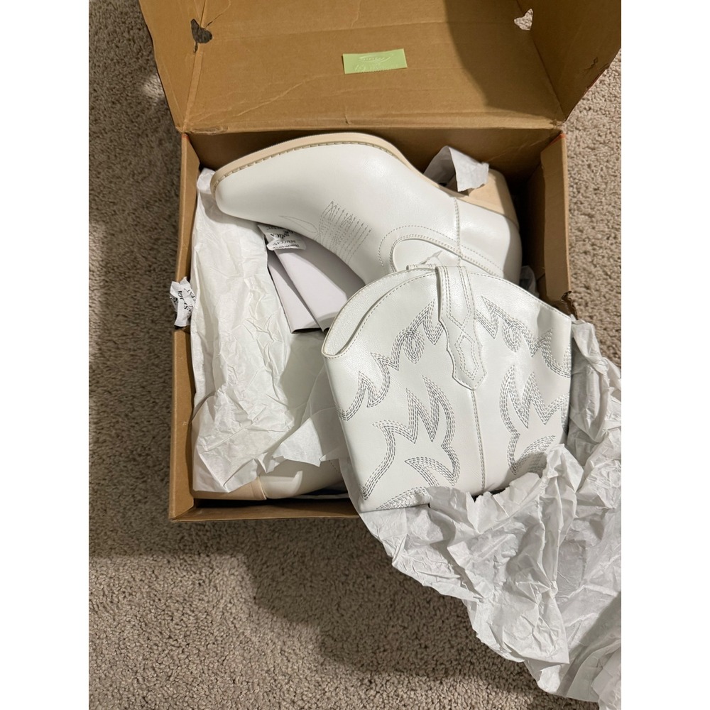 Women's White Western Heeled Boots - Classic Cowboy Style